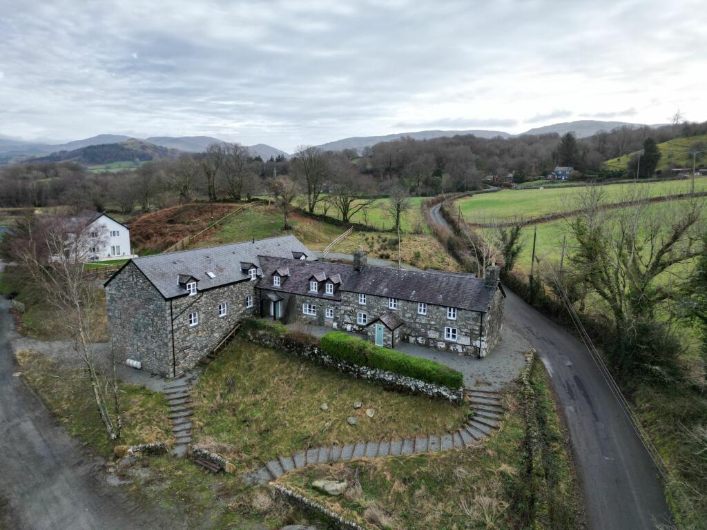 Main image of property: Cottage 2, Fron Olau, Dolgellau, LL40 2PS