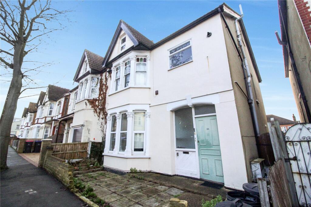 Main image of property: Silverdale Avenue, Westcliff-on-Sea, Essex, SS0