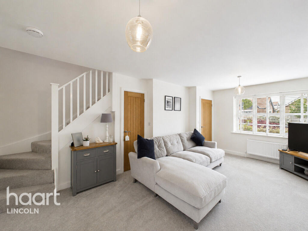 House in Lincoln - View 5