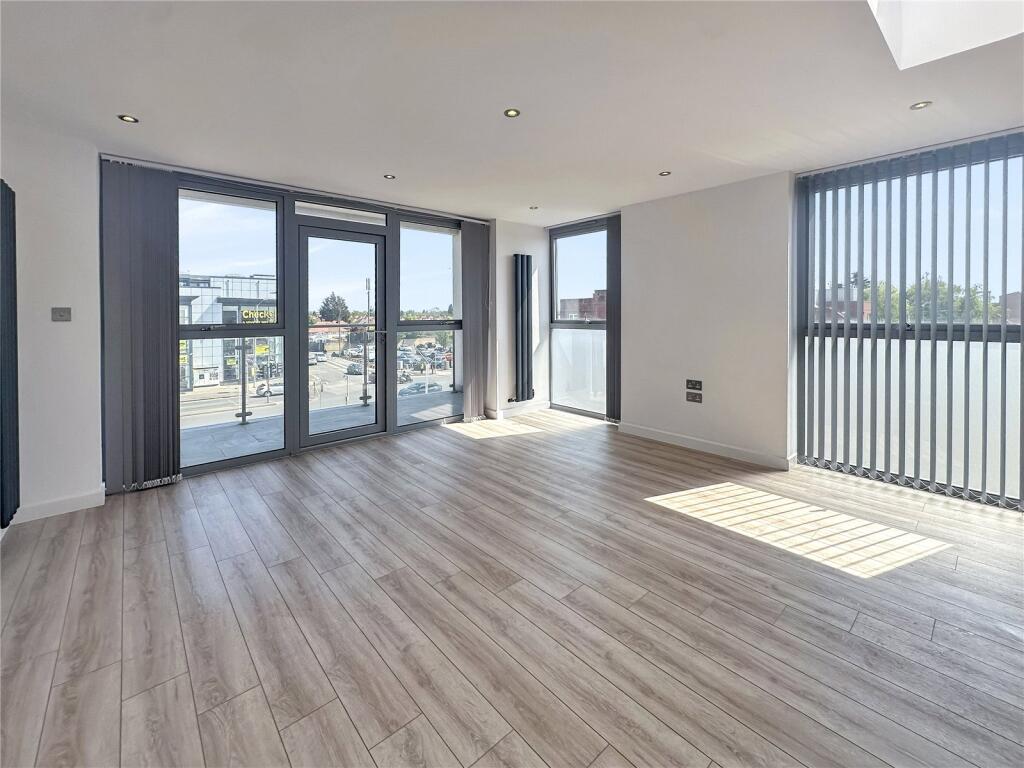 Main image of property: - 257 Farnham Road, Slough, Berkshire, SL2