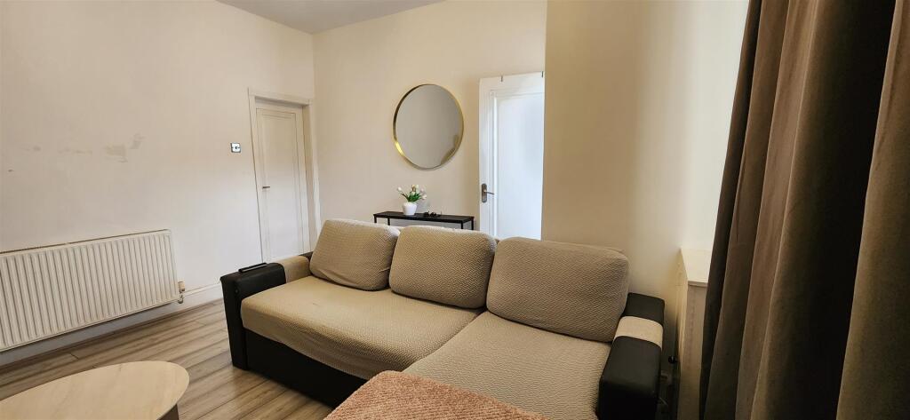 House in Salford, Newtown - View 2
