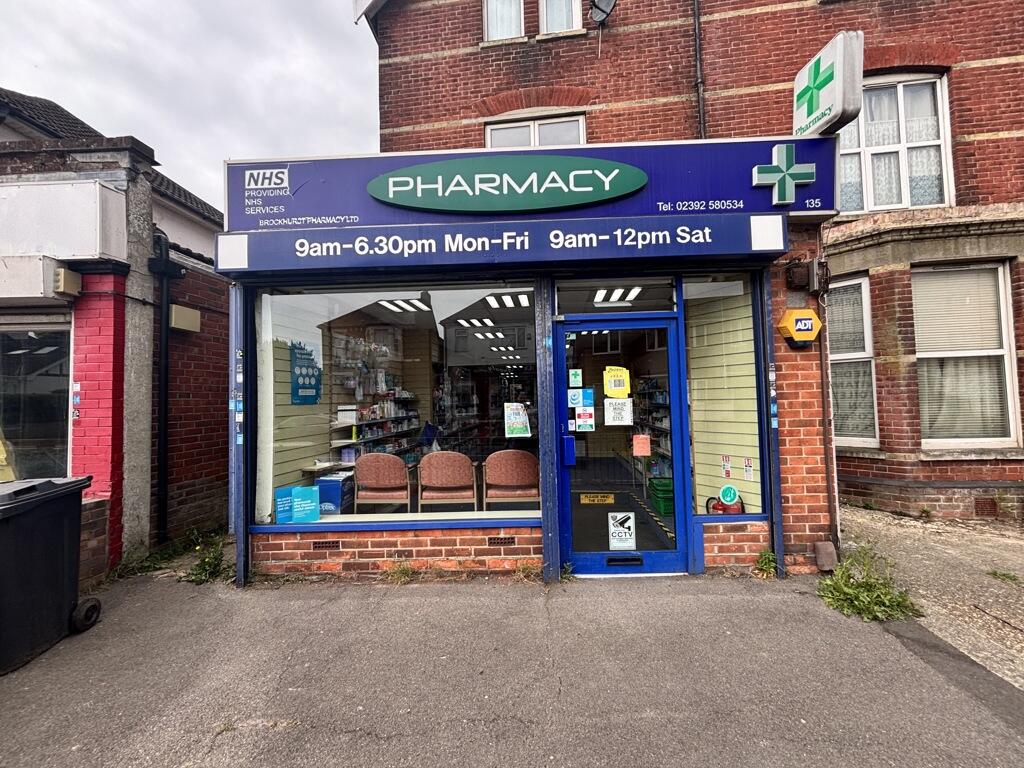 Main image of property: 135 Brockhurst Road, Gosport, Hampshire, PO12 3AX