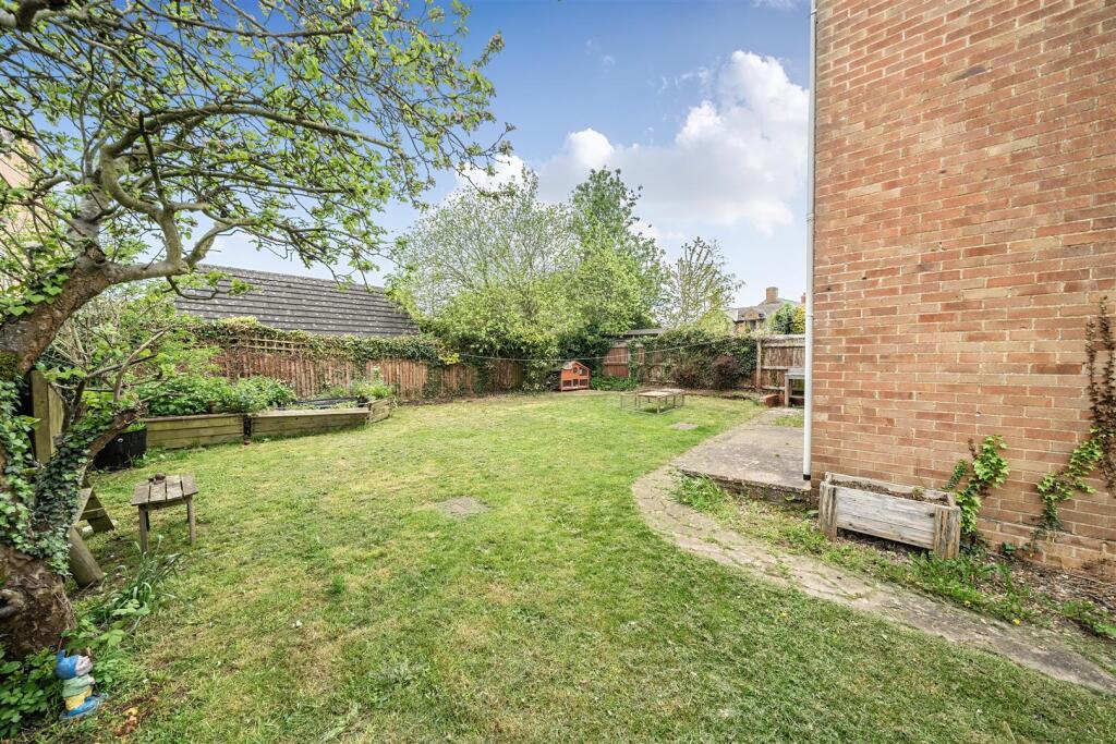 Leys Road, Pattishall, NN12 - View 4