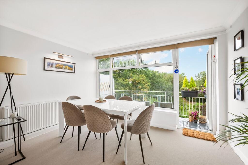 Apartment in Weybridge - View 5