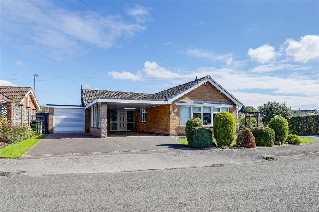 3-bed detached on The Priors, Lowdham, NG14, £400,000