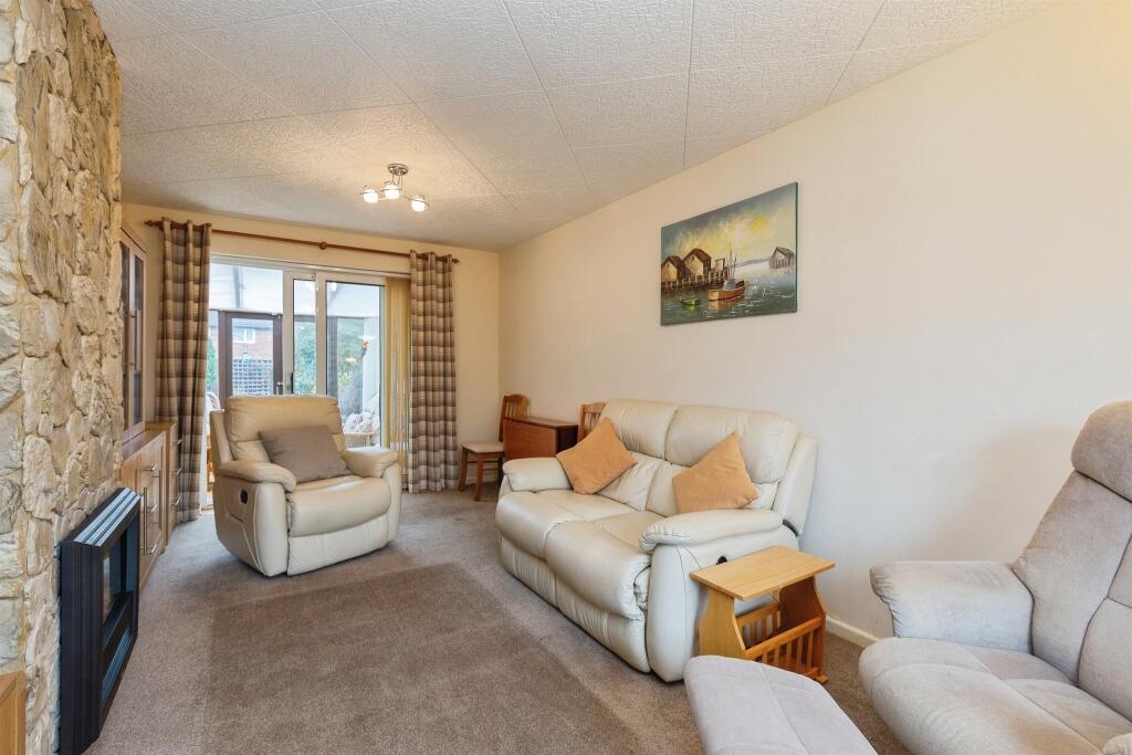 House in Aylesbury, Quarrendon - View 6