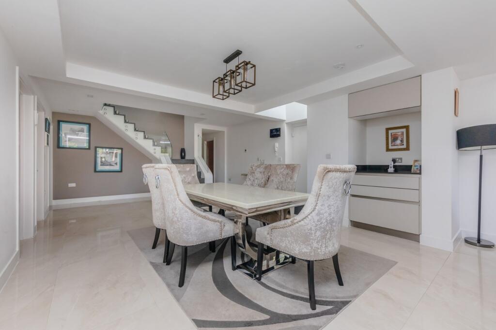 House in Brighton - View 5
