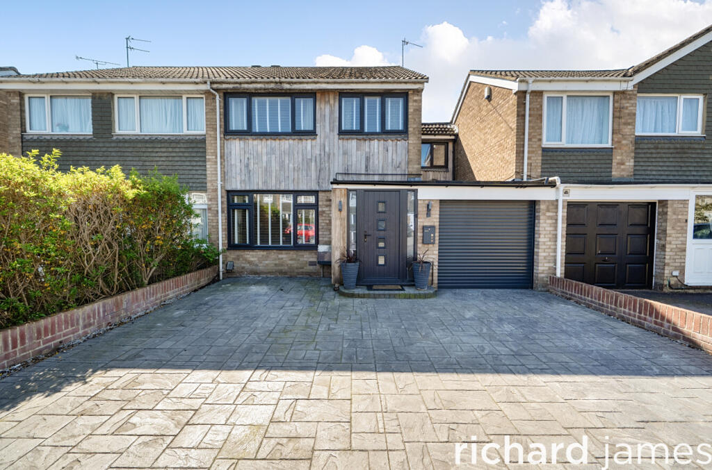 Main image of property: Rowan Road, Swindon, SN2