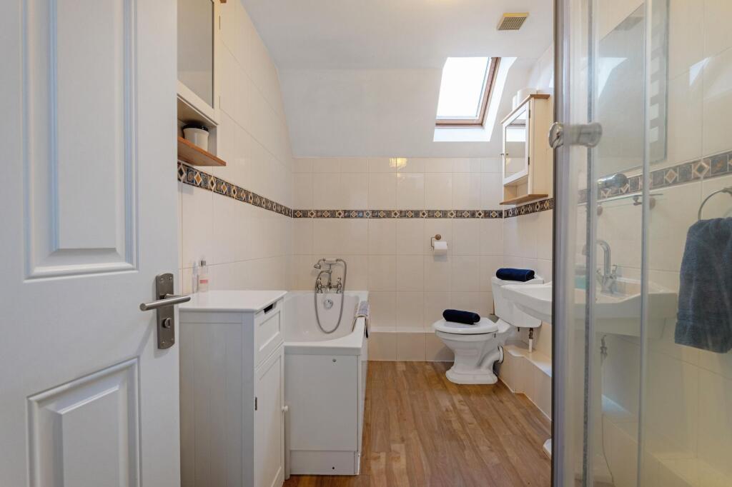Additional image 37 of Bucknalls Drive, Bricket Wood, AL2