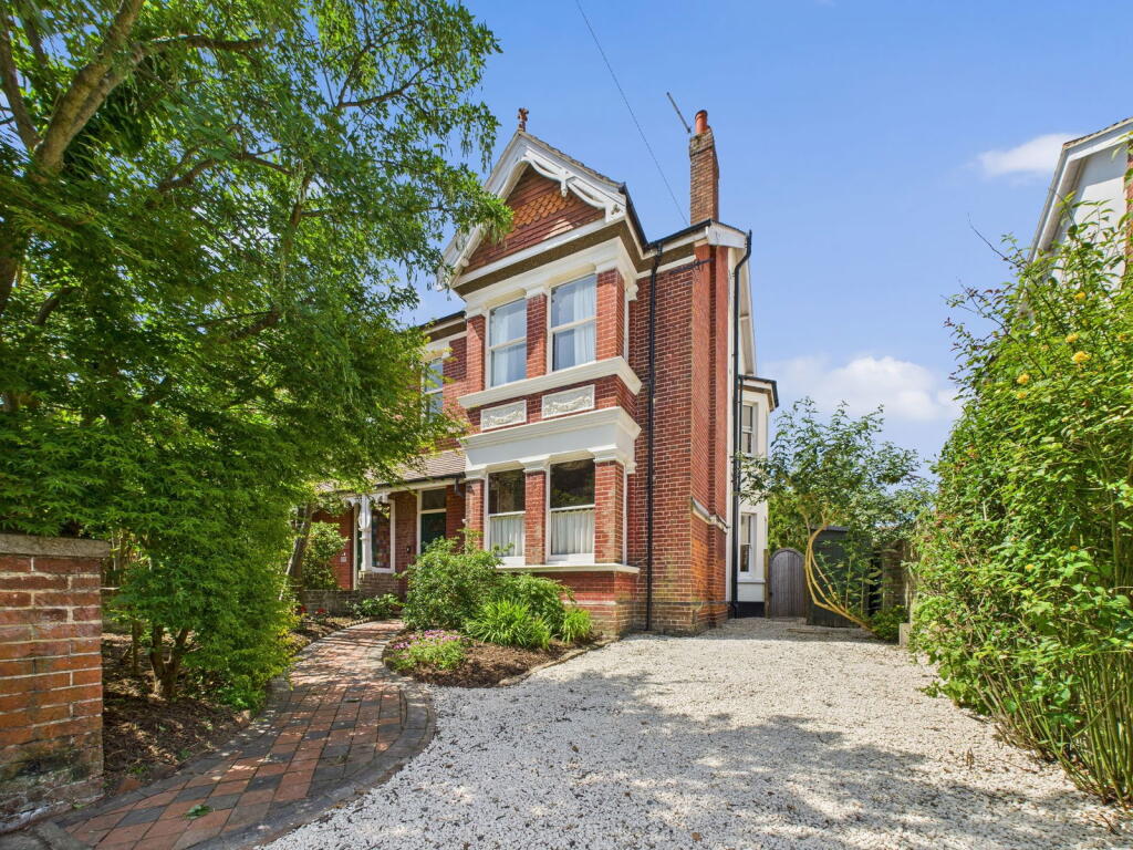 Main image of property: Heene Road, Worthing, BN11