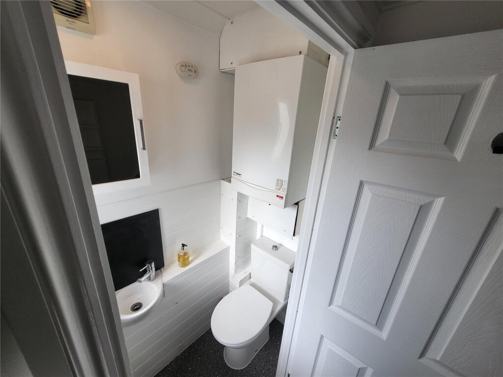 House in London, Ickenham - View 5