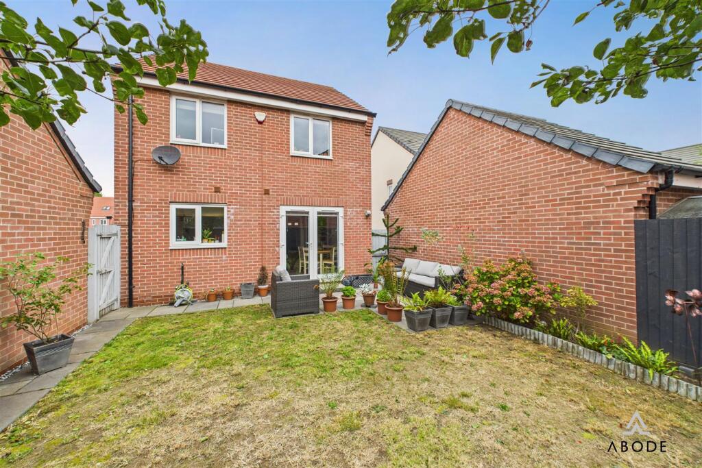 Mewis Close, Burton-On-Trent photo 4