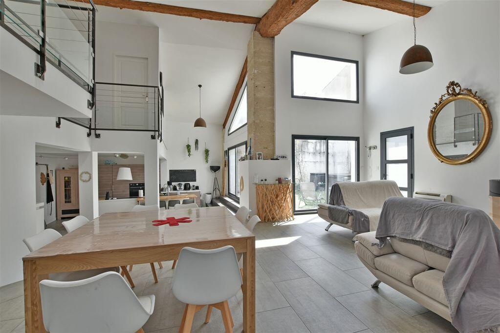 Main image of property: Stylish 3 Bedroom Loft Villa w/ Garden, St Jean de Vedas
