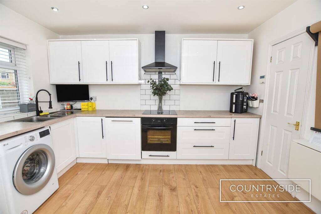 House in Castle Point, Canvey Island - More