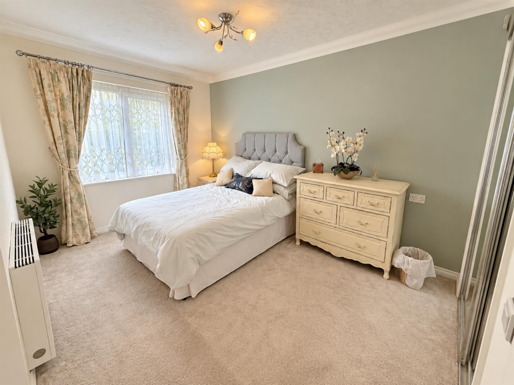 Apartment in London, Chingford Mount, Highams Park - View 5
