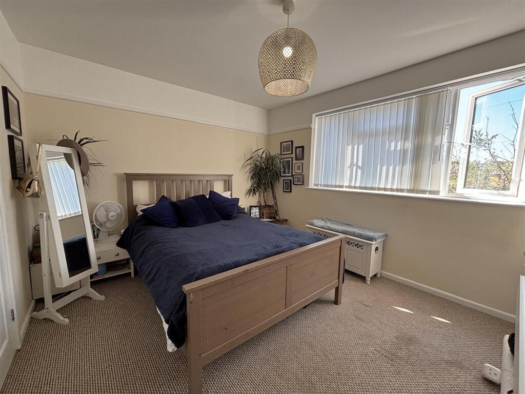 Apartment in Weymouth, Dorset - More