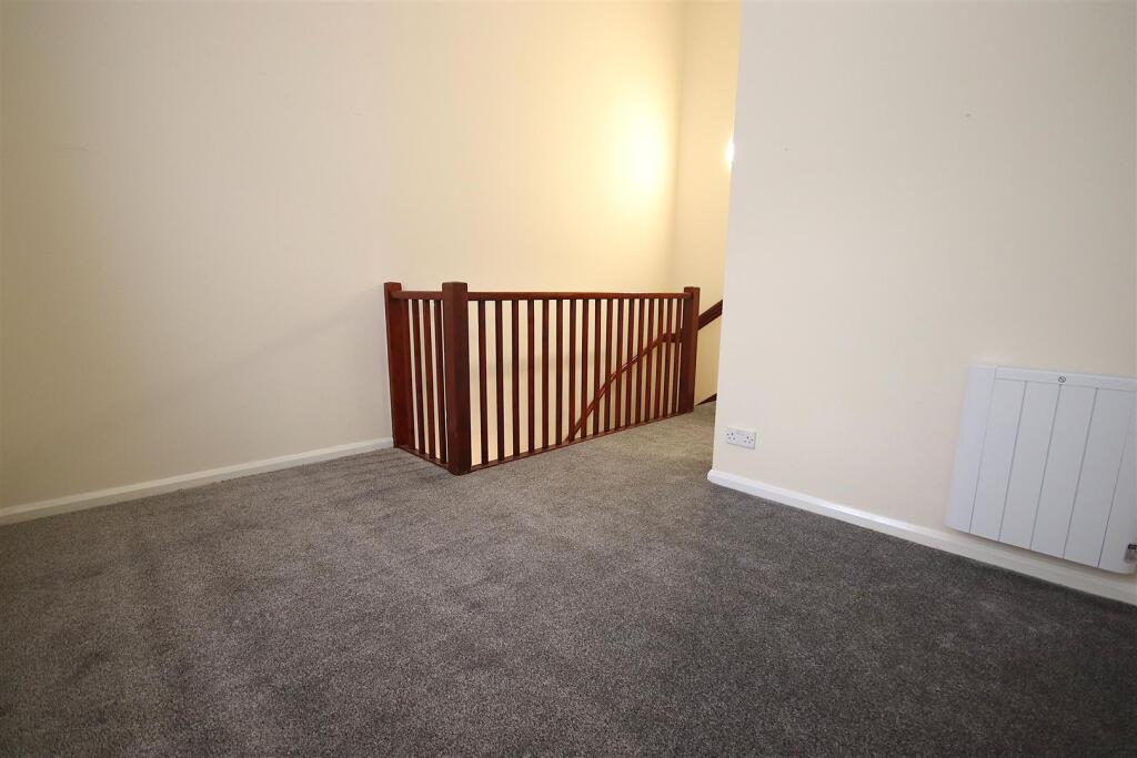 House in Cambridge, Kerridge Close, Petersfield - View 5