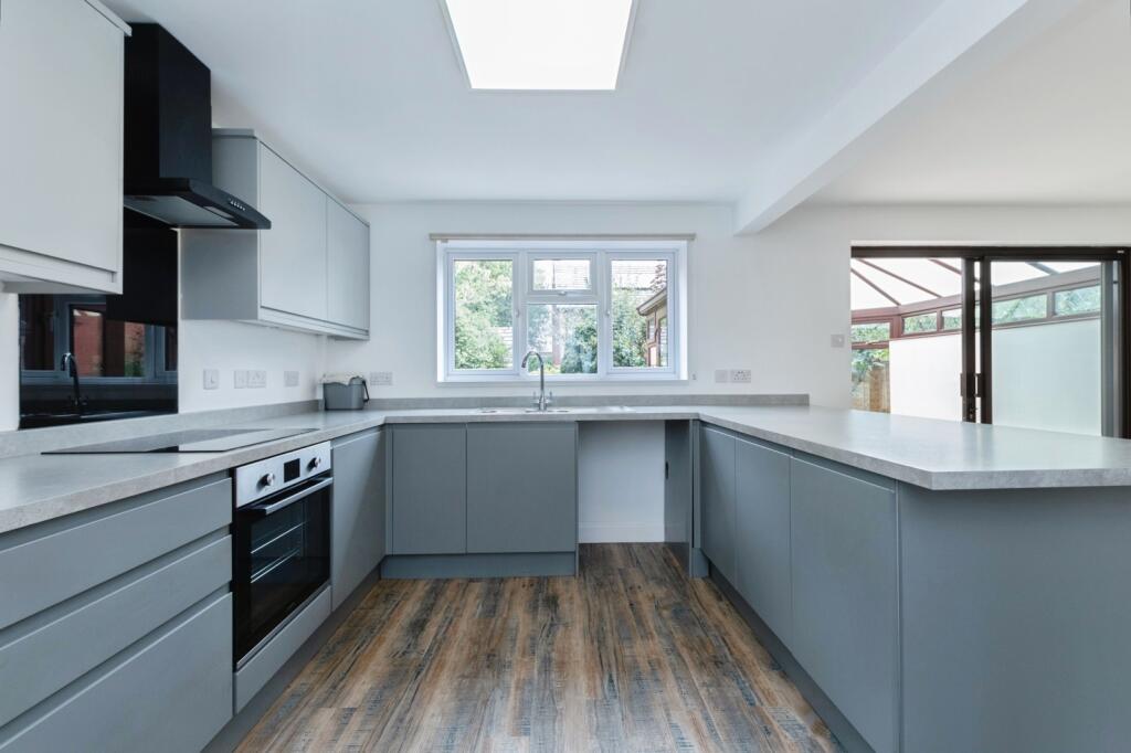 House in Lyndhurst - View 4