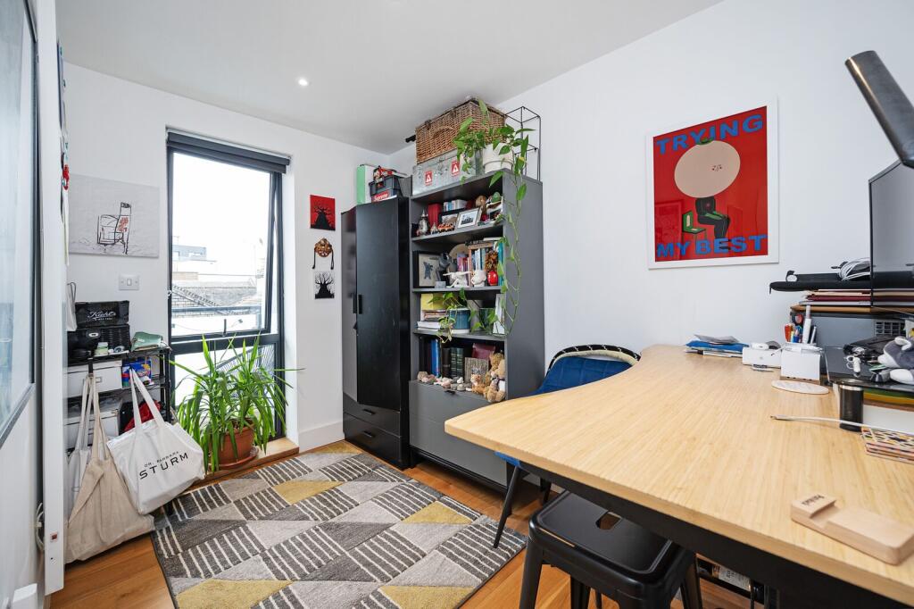 Apartment in London - More