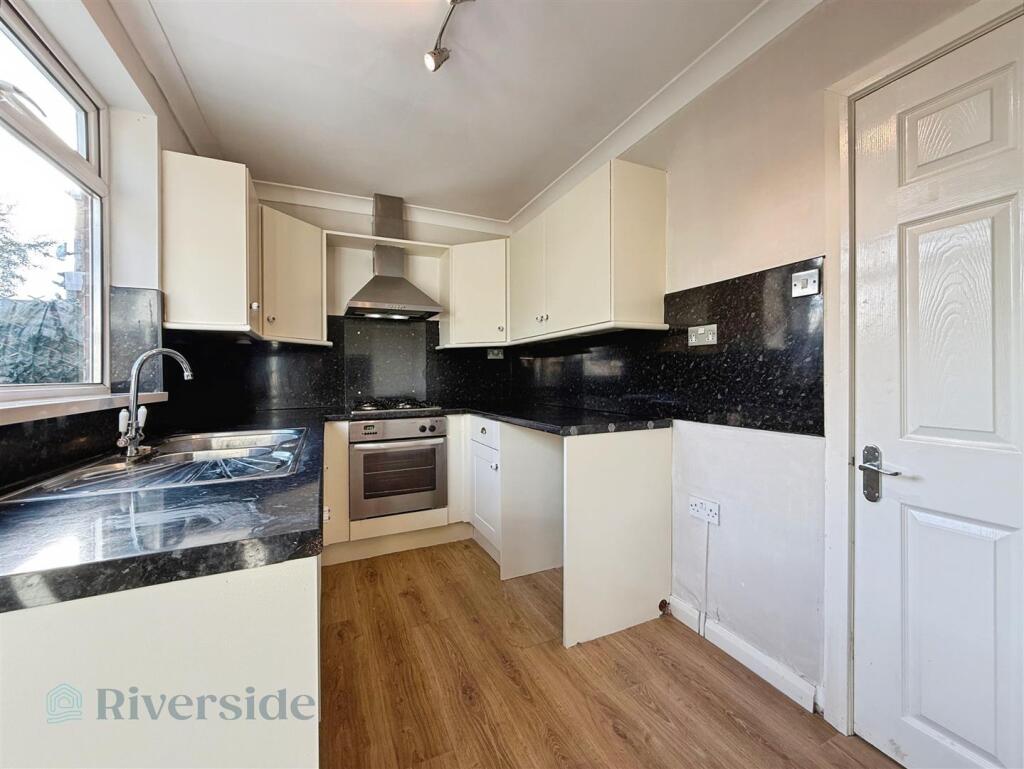 House in Hull - View 5