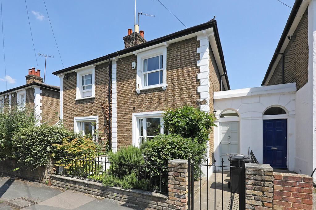 Main image of property: Dunstable Road, Richmond