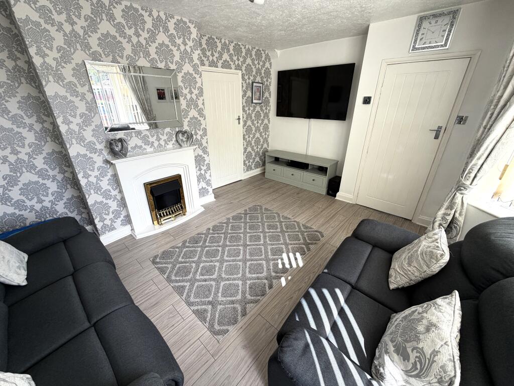Winfield Drive, Gorton photo 3
