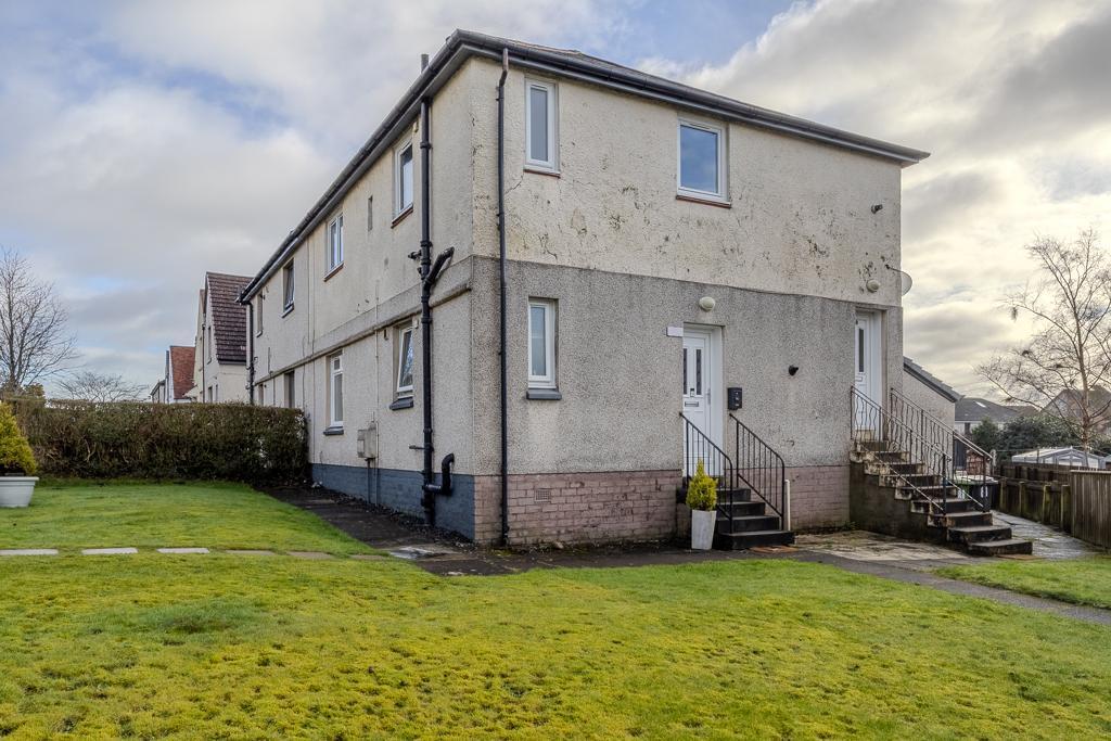 2-bed flat on 86, Hillhead Road, Kirkintilloch, G66 2JA, £100,000