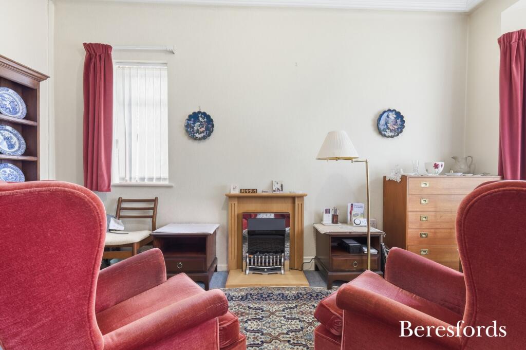 House in London, Cranham - View 4