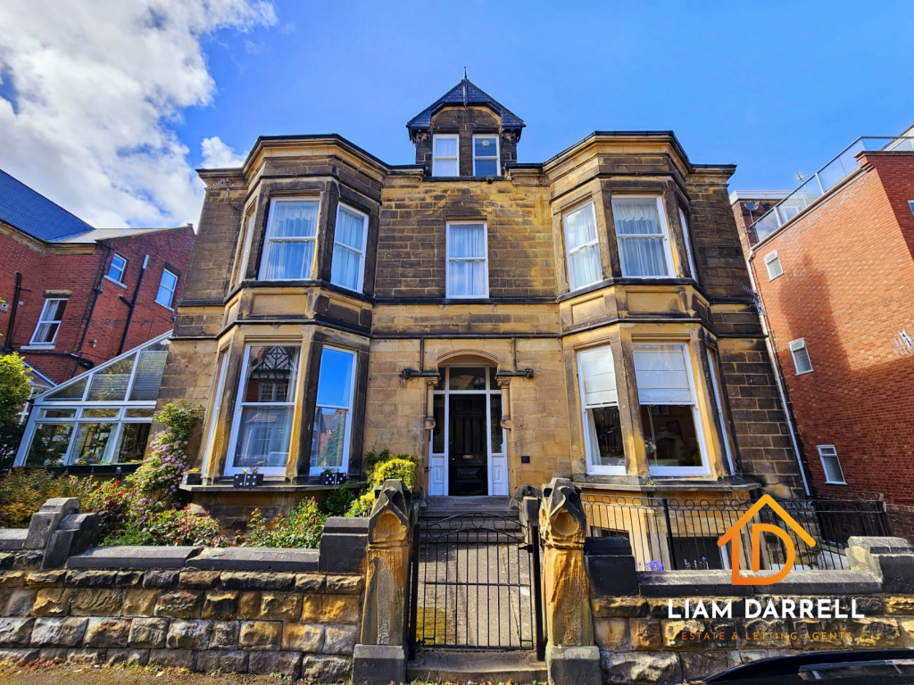 1-bed flat on Esplanade Road, Scarborough, North Yorkshire, £95,000