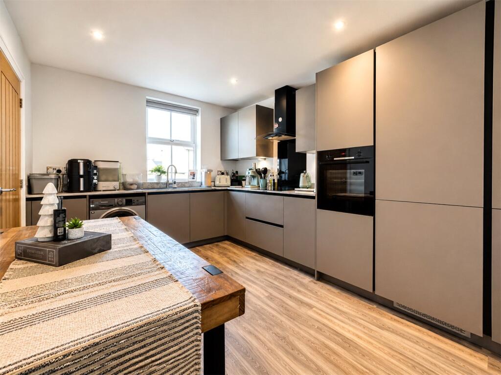 House in Lincoln - View 3