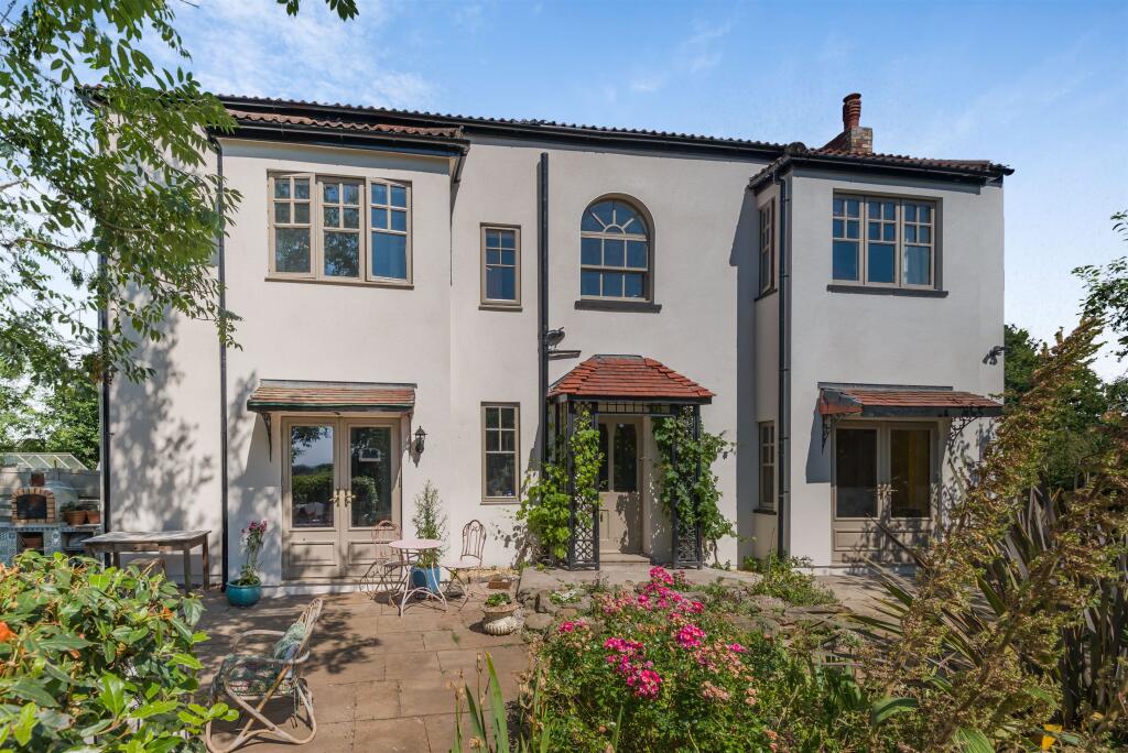 Main image of property: Common-Y-Coed, Magor
