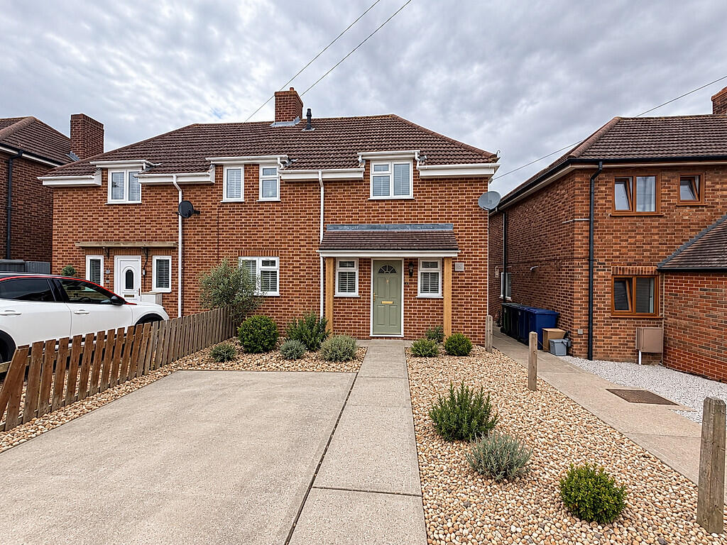 Main image of property: 56 Potton Road, St Neots, PE19 2NN