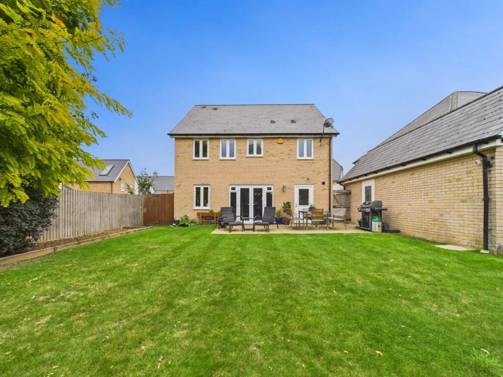 Nursery Drive, Hawkwell, Essex, SS5 4FH photo 4