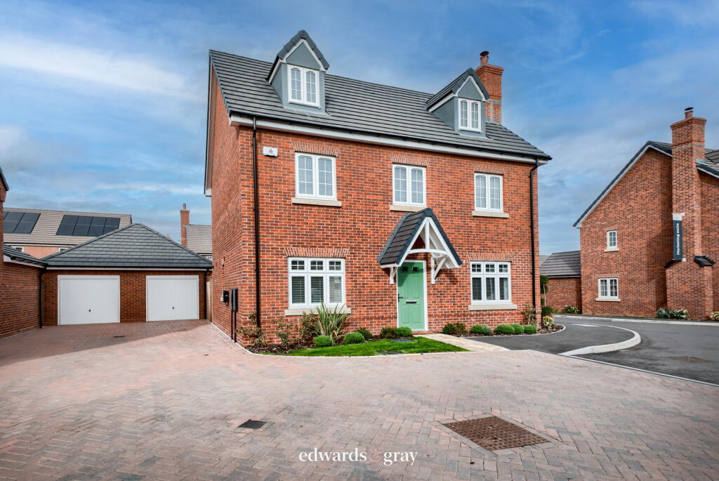 Main image of property: 14 Edwin Gee Road, Kenilworth, CV8 2RJ