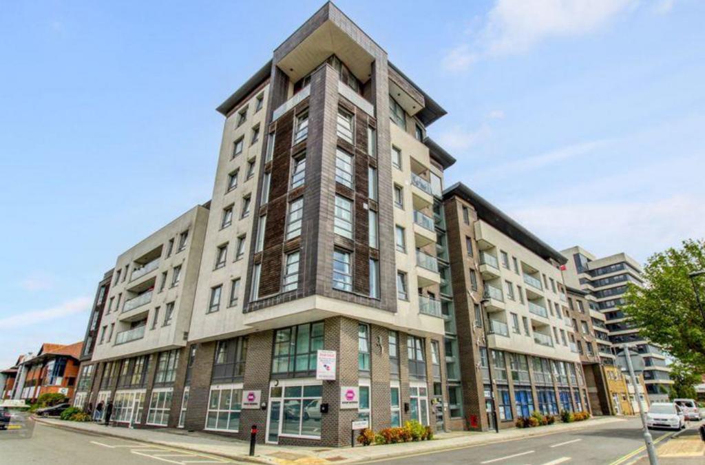 Main image of property: Empress Heights, College Street, SO14