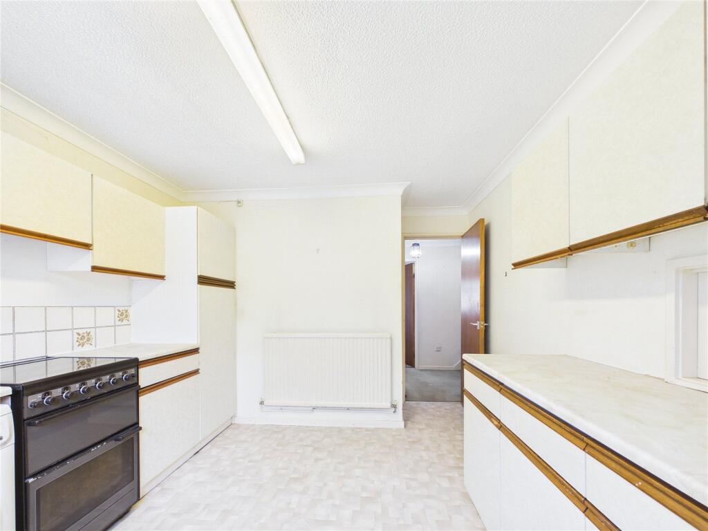 House in Bristol, Oldland - More