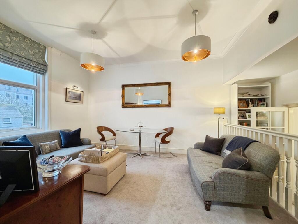 Apartment in Hythe, Orchard Valley - More