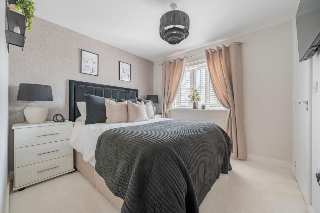 House in West Suffolk, Moreton Hall, Bury St Edmunds - More