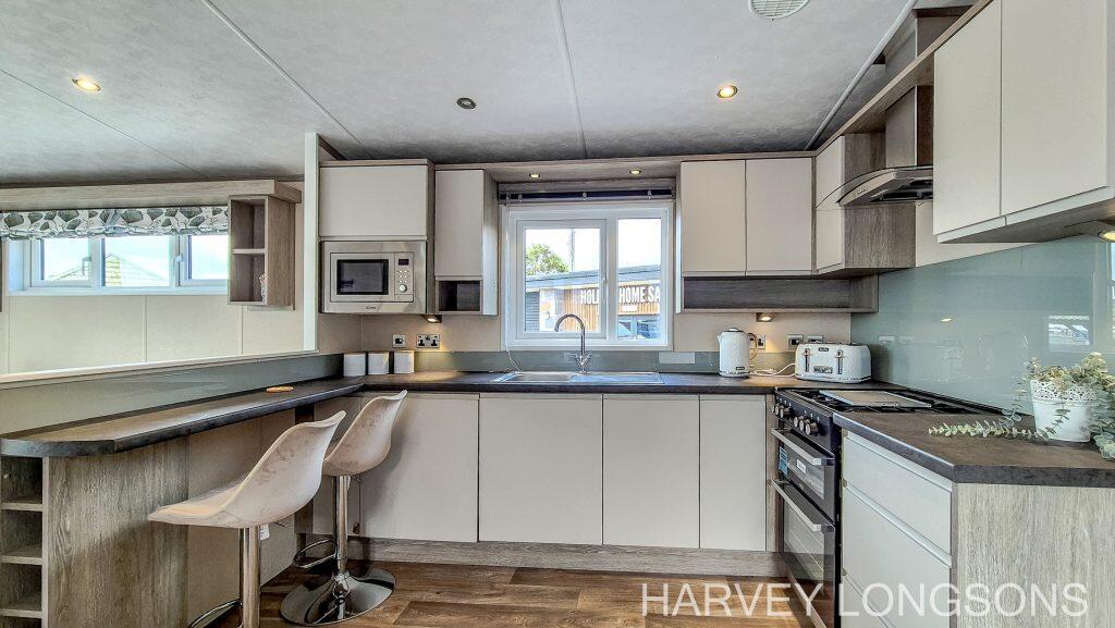 House in Southampton - More