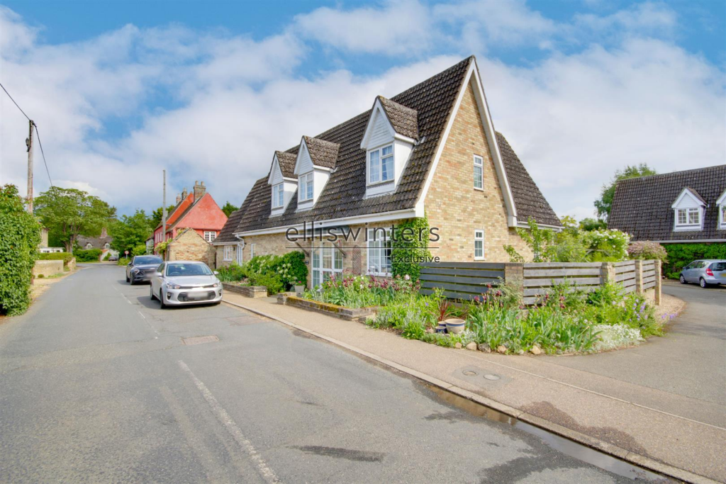 Main image of property: High Street, Hemingford Abbots