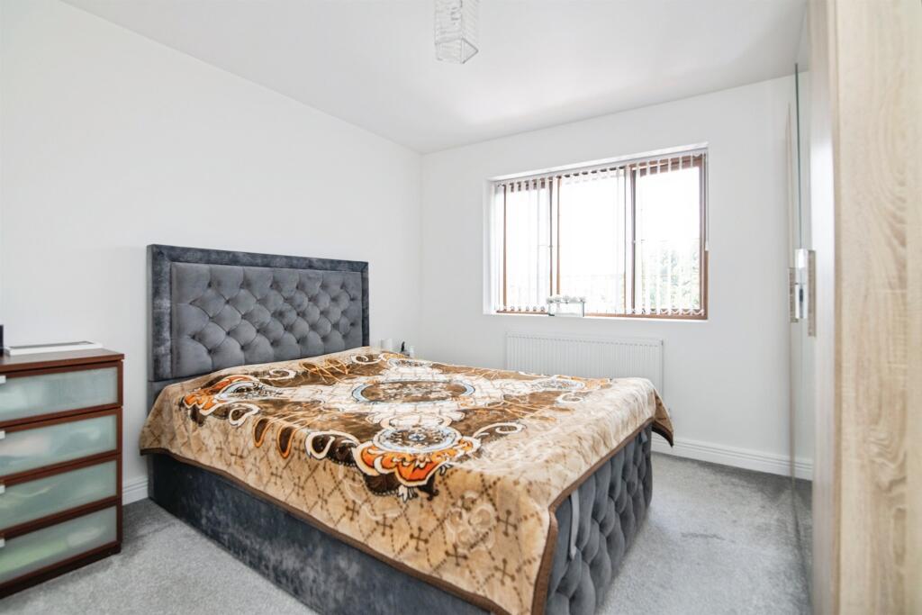House in Sandwell, West Midlands - More