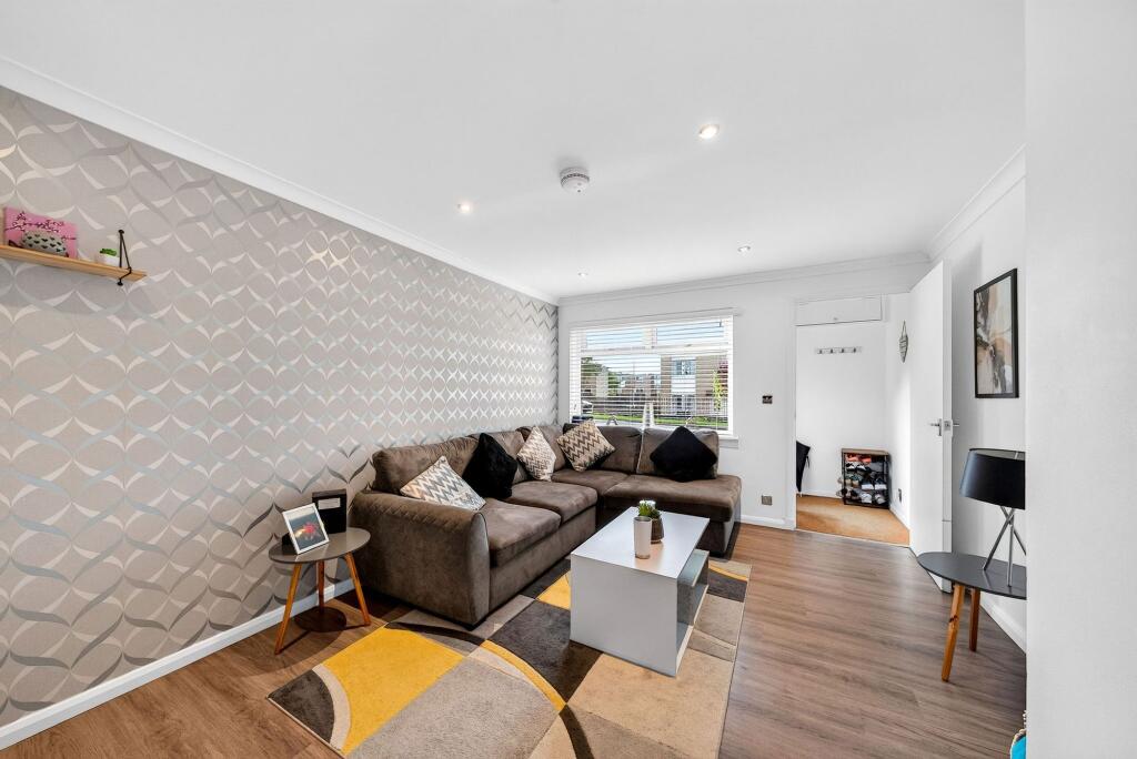 Apartment in Edinburgh, West Lothian - View 2
