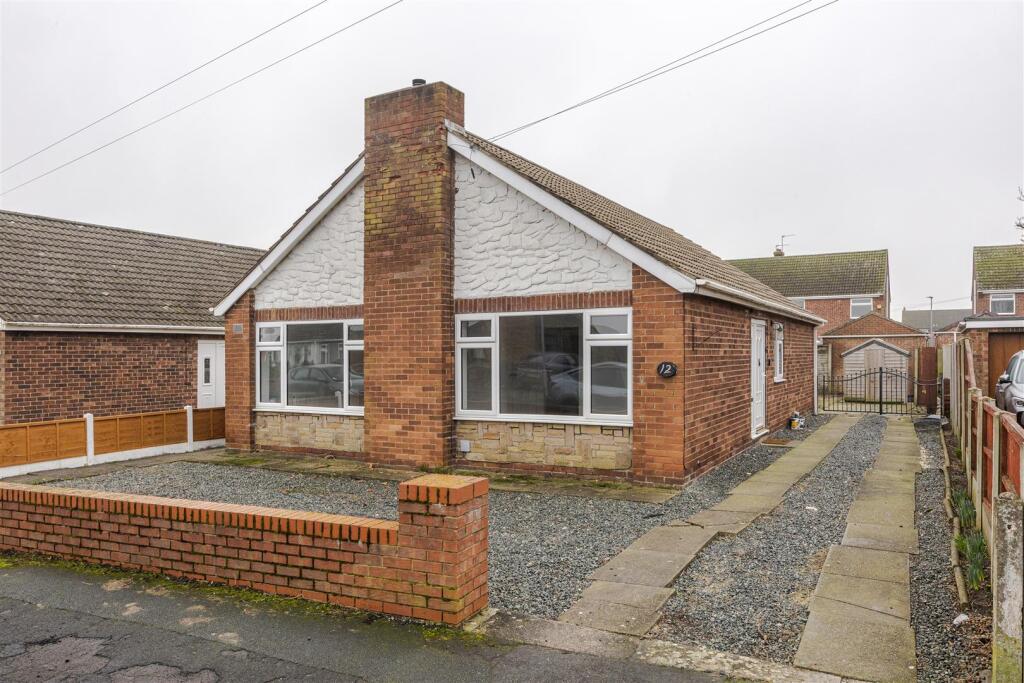 3-bed detached on Ingleby Road, Messingham, £245,000