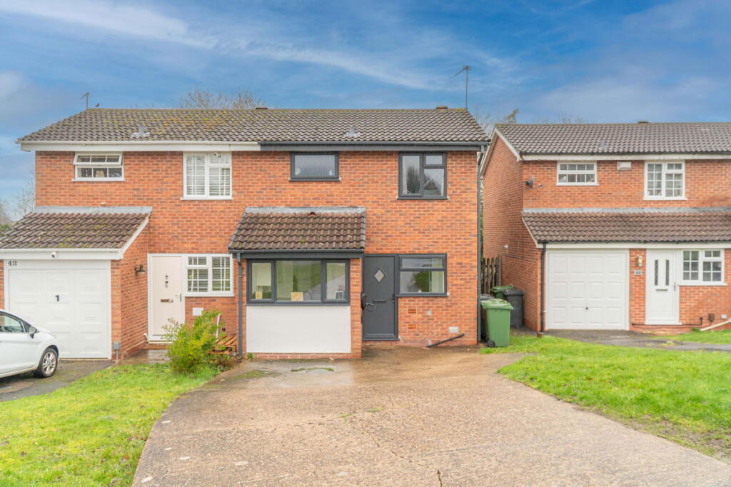 Main image of property: Stoneleigh Close, Oakenshaw South, Redditch, B98 7YW