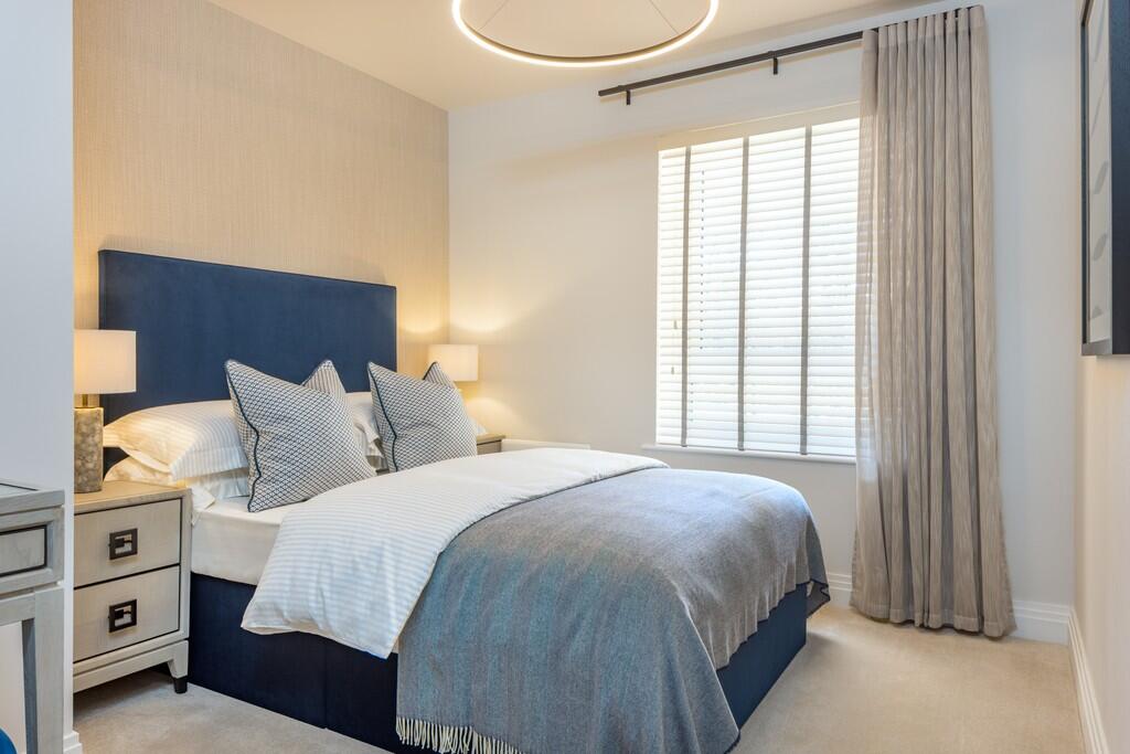 Heath Road,
Weybridge,
KT138TT photo 4
