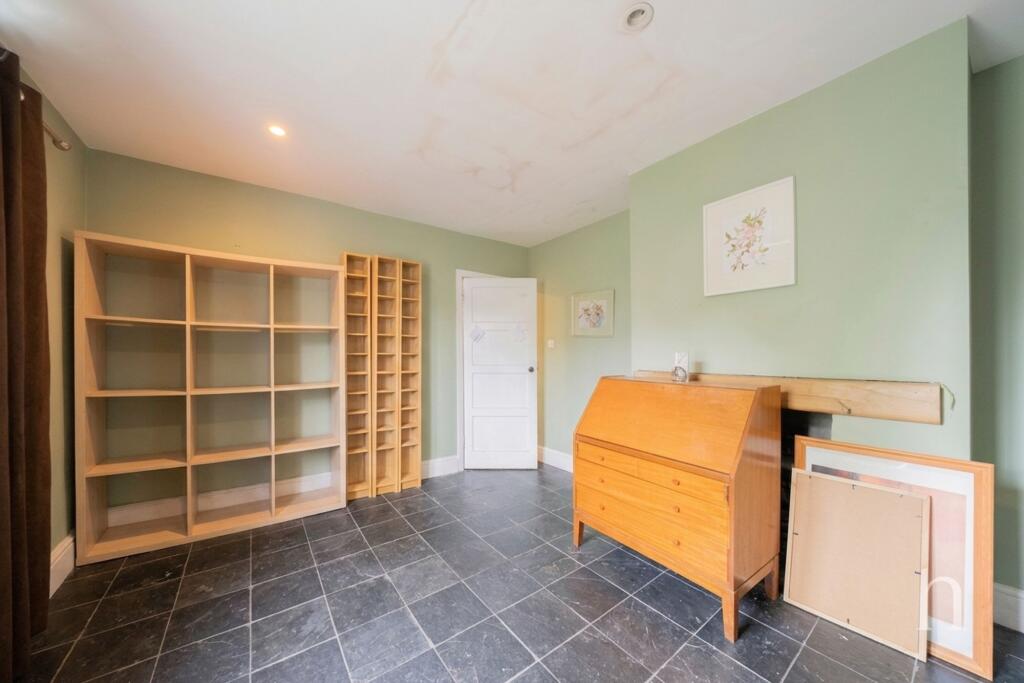 House in Wirral, Liverpool City Region - View 3