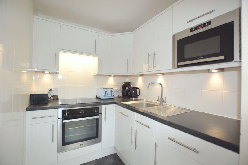 Oakdene Close, Hatch End photo 3