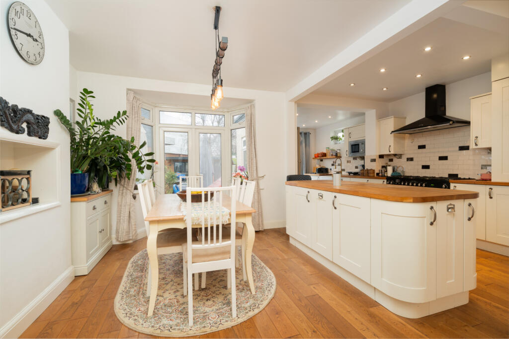 House in London - View 5