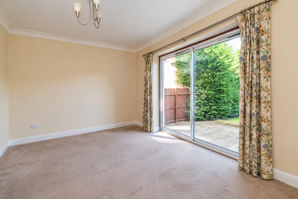 Greenaway Lane, Warsash, Hampshire photo 4