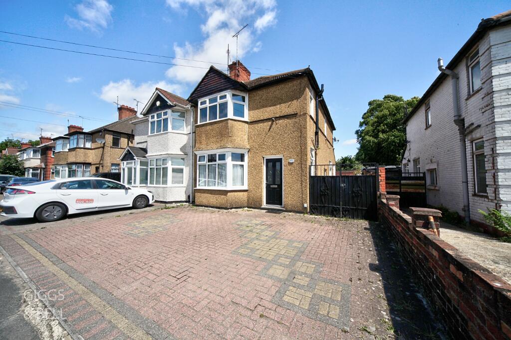 Main image of property: Leagrave Road, Luton, Bedfordshire, LU3
